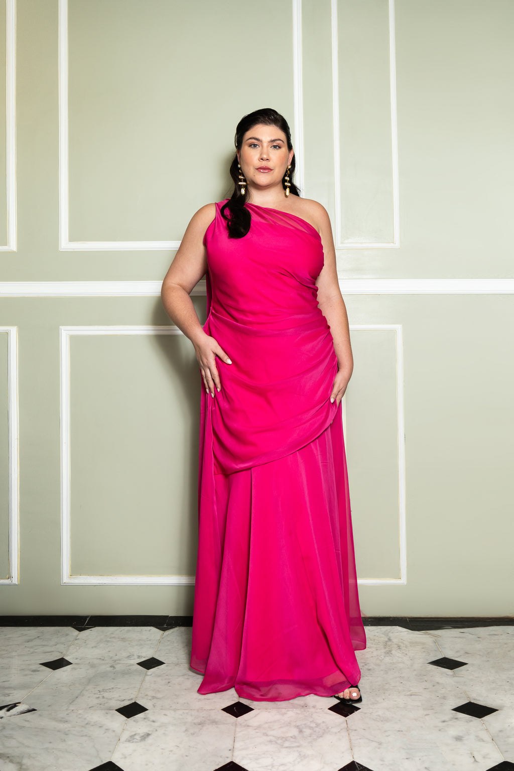 Vestido de gasa brillante con detalles de corsé