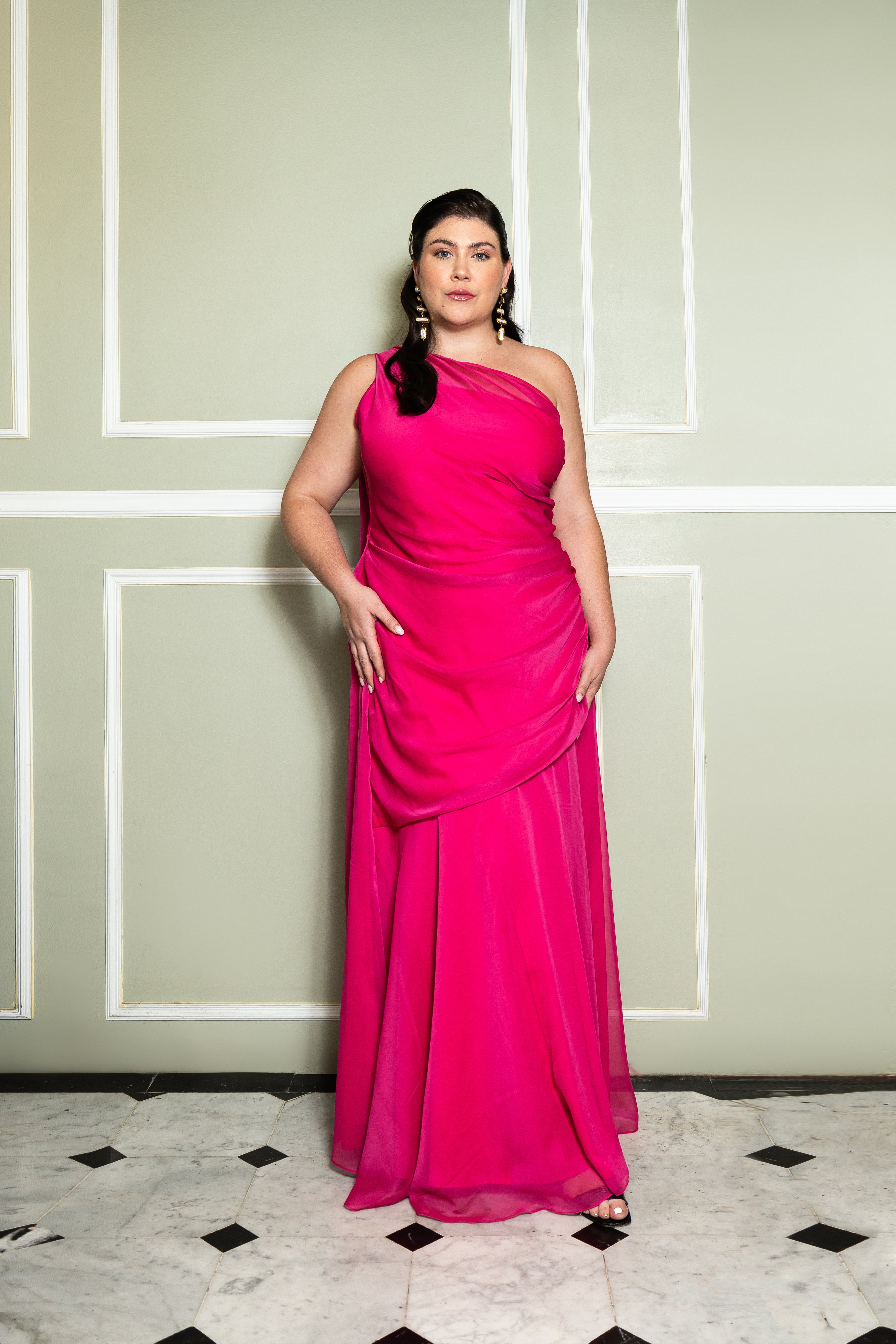 Vestido de gasa brillante con detalles de corsé